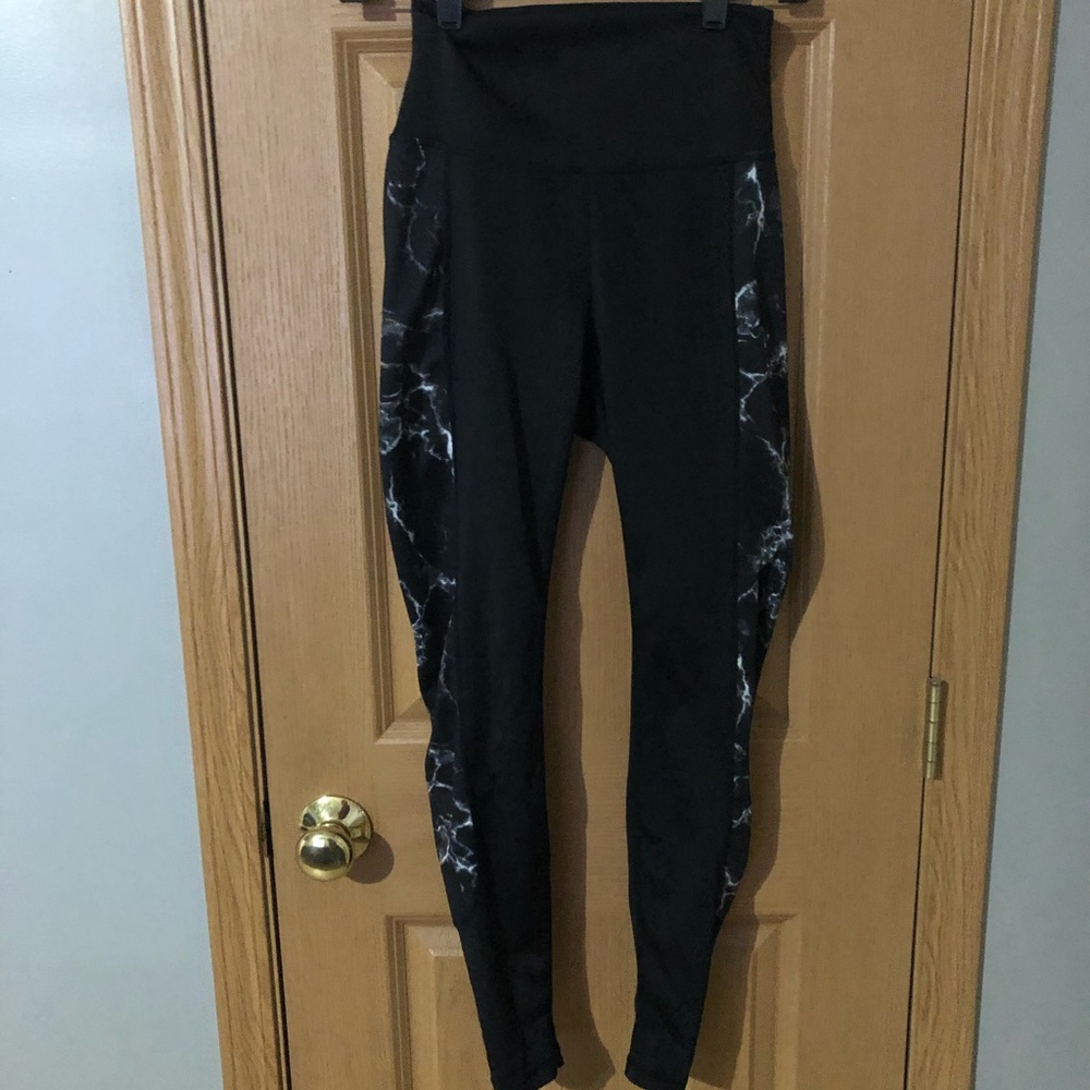 BuffBunny Marble Leggings